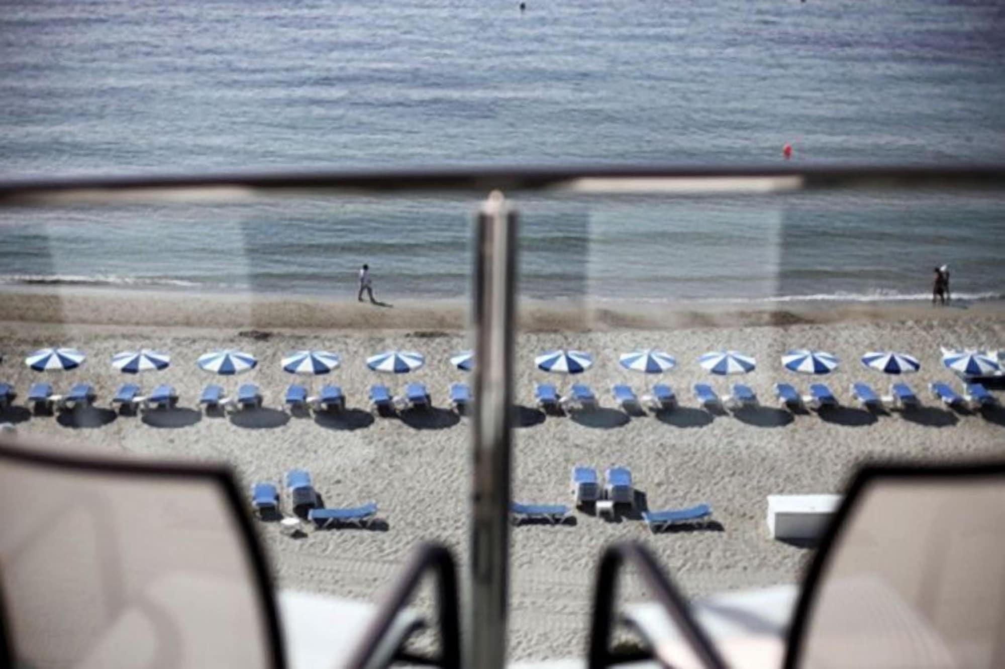 Hotel Allon Mediterrania Villajoyosa Exteriör bild