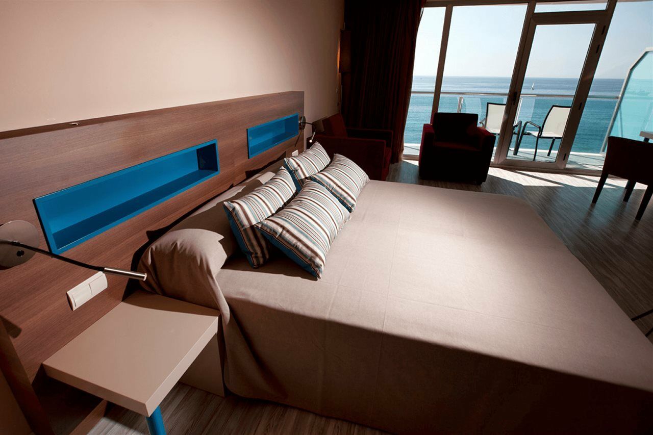 Hotel Allon Mediterrania Villajoyosa Exteriör bild