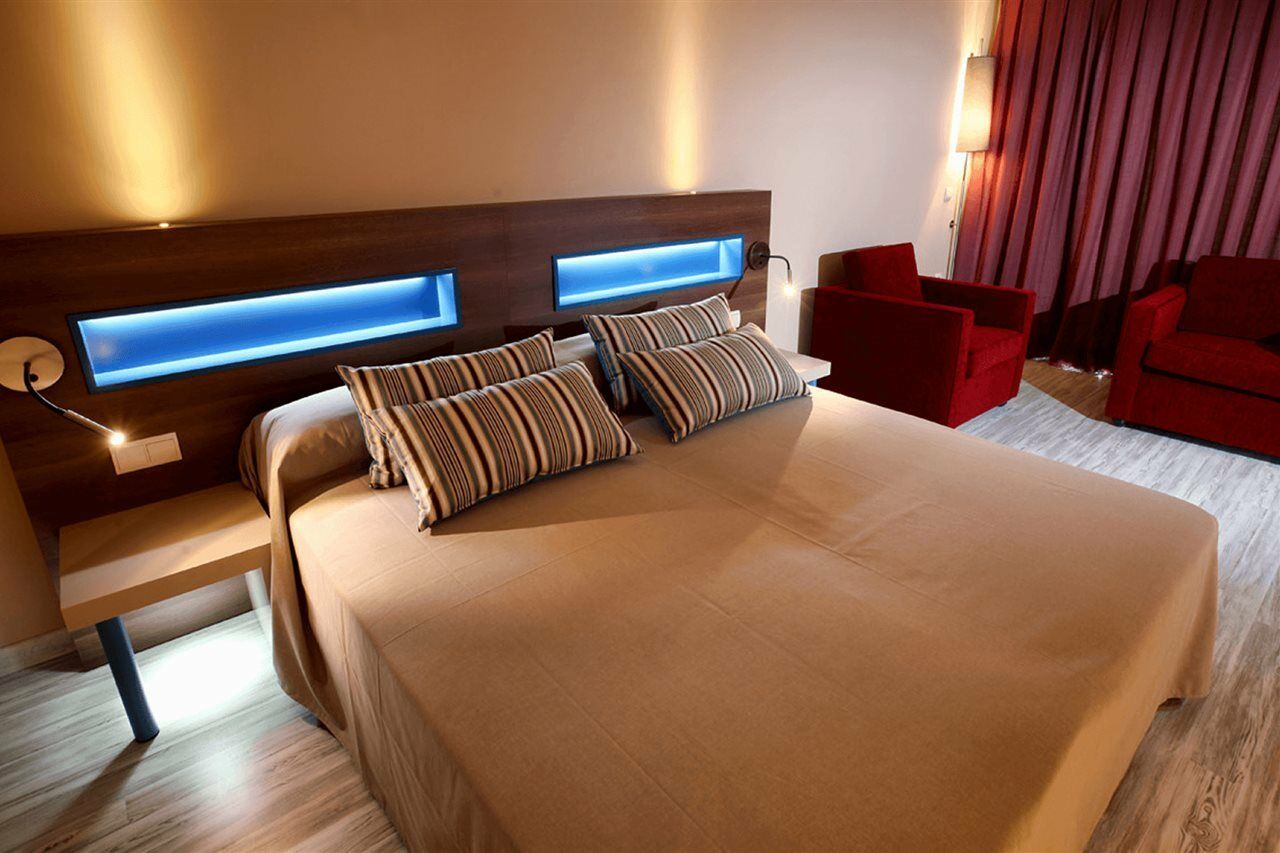 Hotel Allon Mediterrania Villajoyosa Exteriör bild